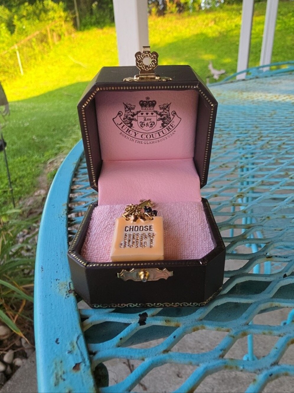 2007 JUICY COUTURE "YORKIE IN SHOPPING BAG" CHARM #YJRU2616-